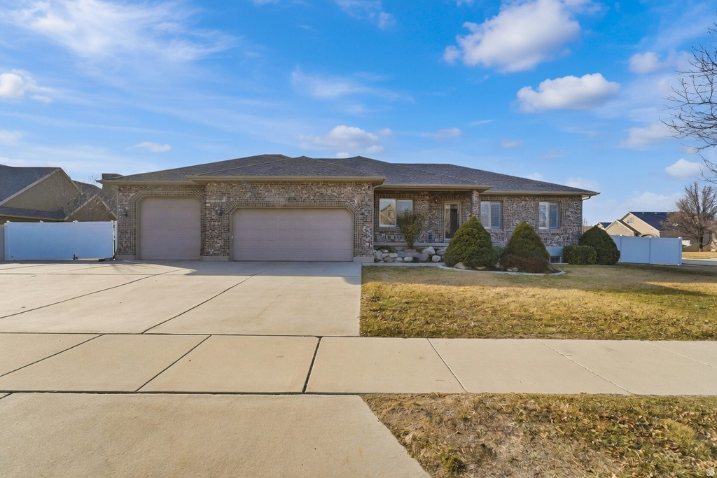 10938 S LUCAS LN South Jordan, UT 84095