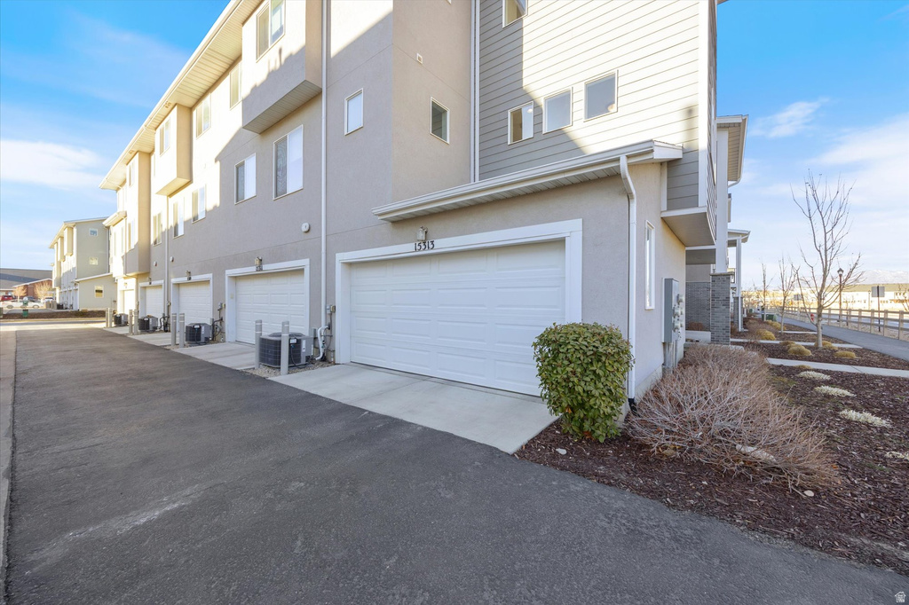 15313 S REINS WAY Bluffdale, UT 84065