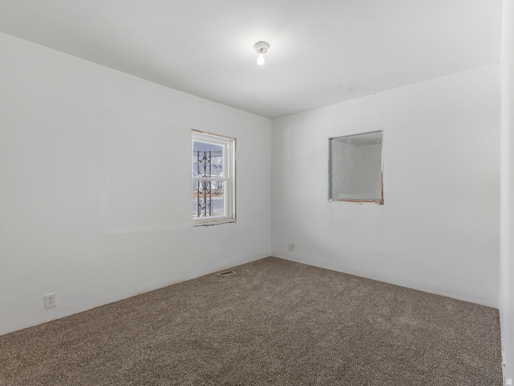 206 E 100 N Clearfield, UT 84015