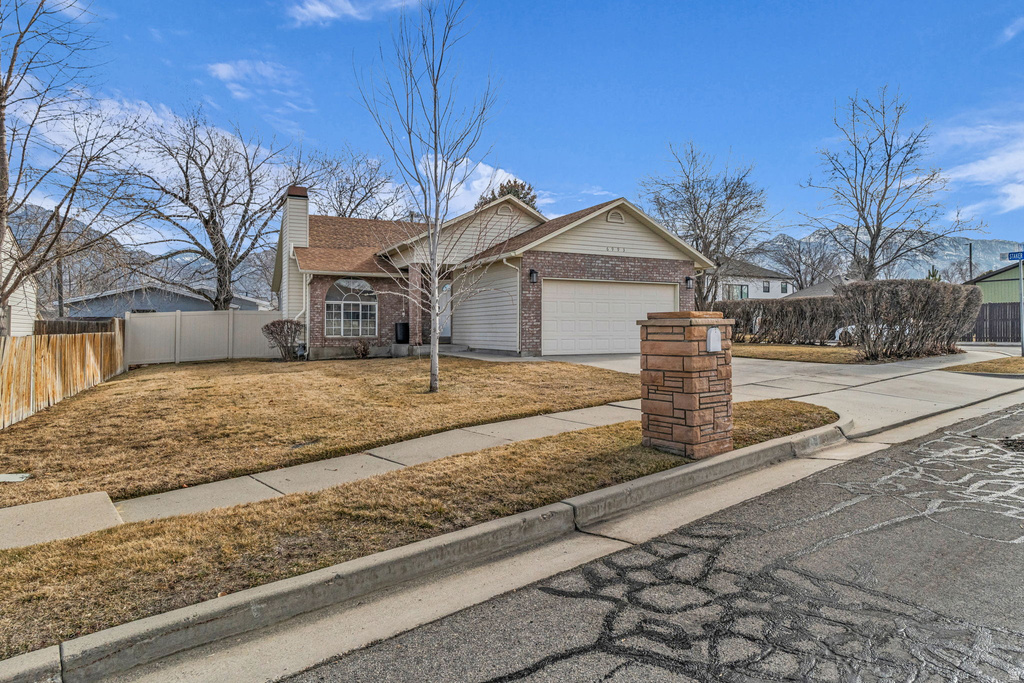 6993 S 1620 E Cottonwood Heights, UT 84121
