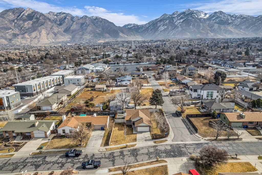 6993 S 1620 E Cottonwood Heights, UT 84121