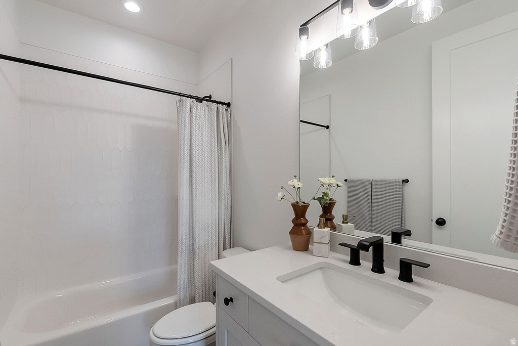 581 W SUMMERHILL LN Centerville, UT 84014