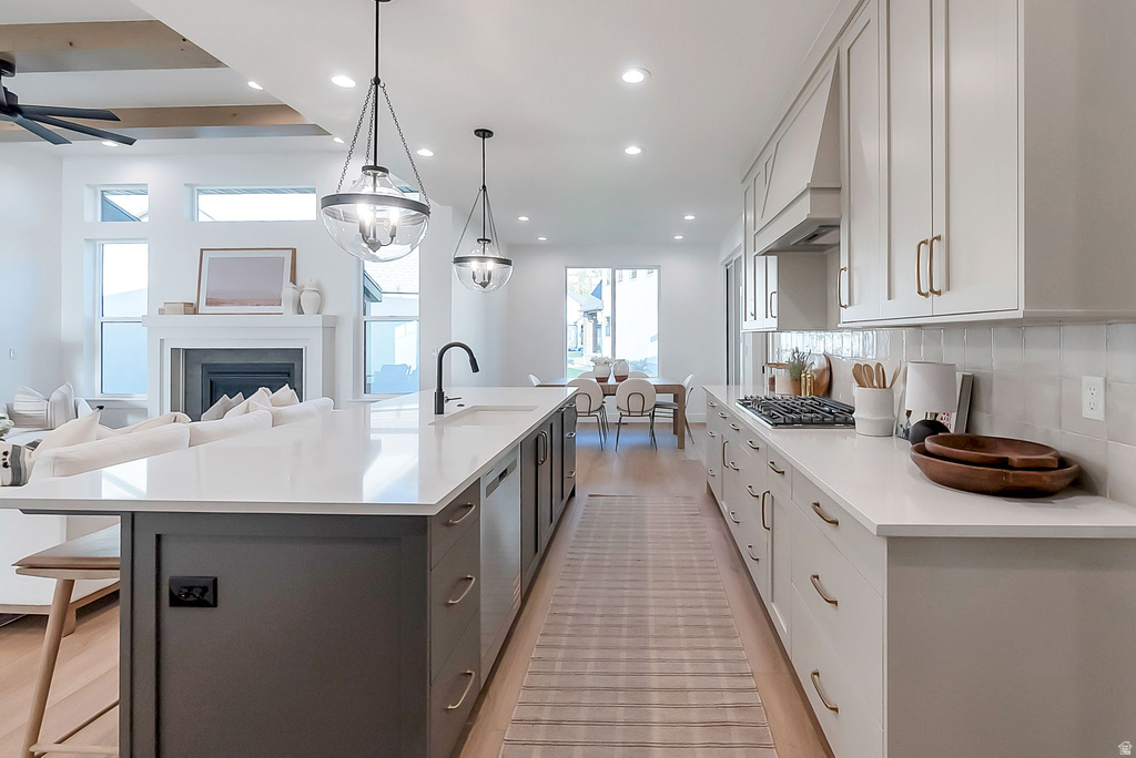 581 W SUMMERHILL LN Centerville, UT 84014