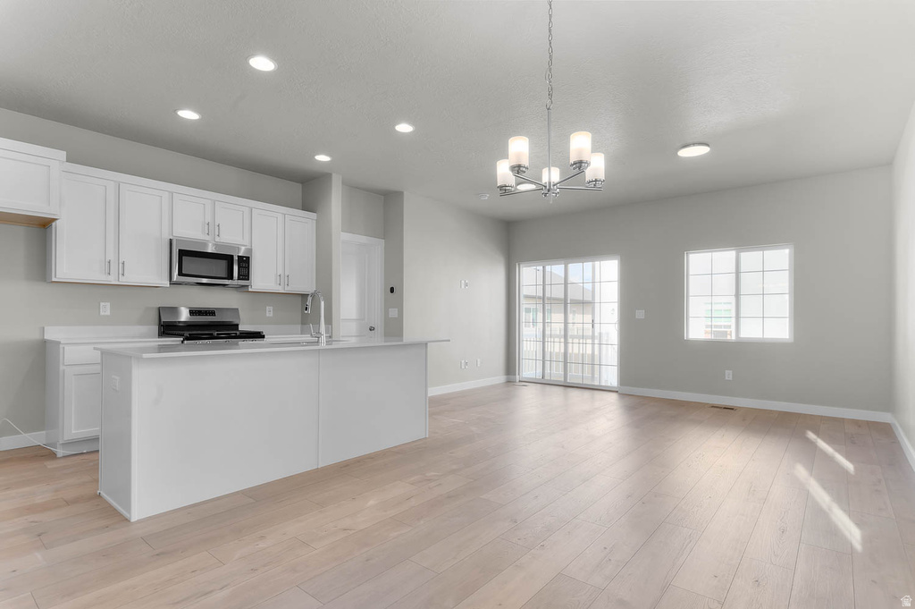 8861 S SMOKY HOLLOW RD West Jordan, UT 84081