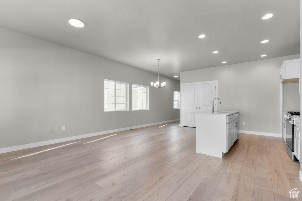 8861 S SMOKY HOLLOW RD West Jordan, UT 84081