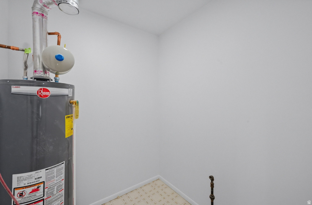 1062 E DIAMOND WAY Sandy, UT 84094