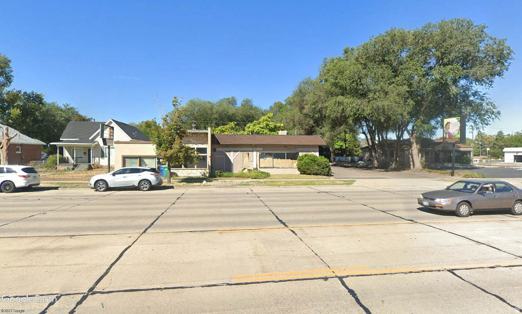 421 S WASHINGTON E BLVD photo 4