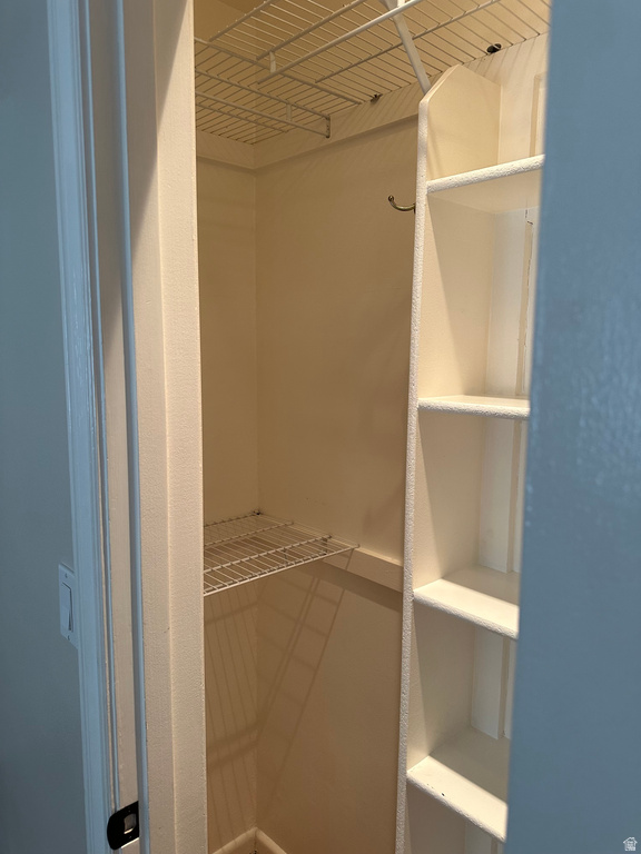 571 E BEN LOMOND AVE South Ogden, UT 84403