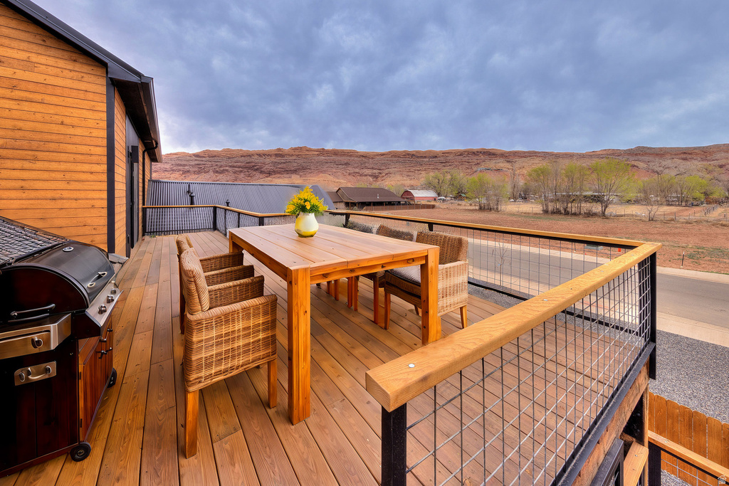 671 PALISADE DR Moab, UT 84532