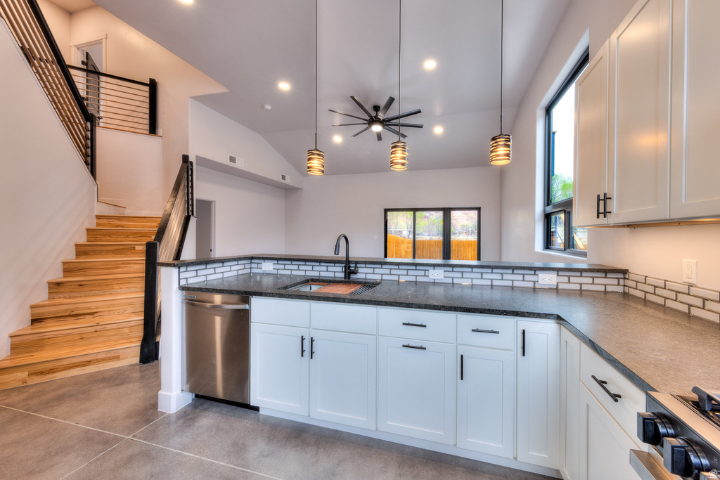 671 PALISADE DR Moab, UT 84532