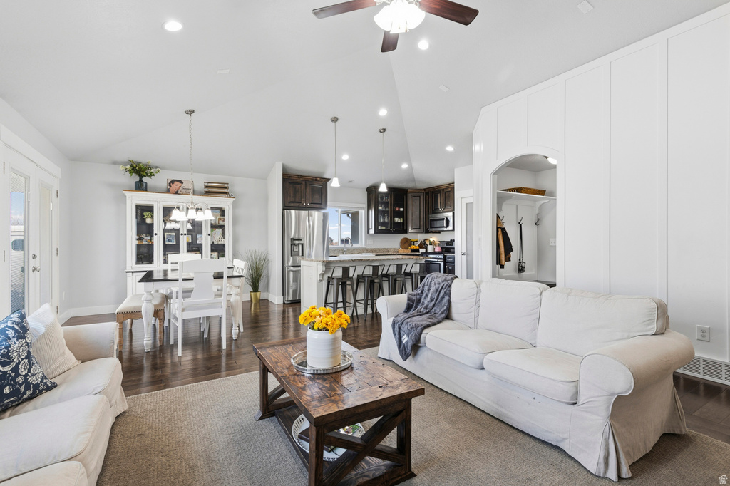 1587 E SMITHFIELD DR Eagle Mountain, UT 84005