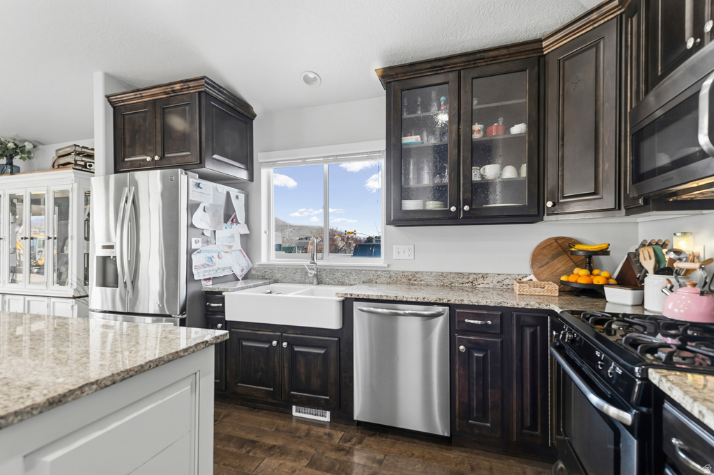 1587 E SMITHFIELD DR Eagle Mountain, UT 84005