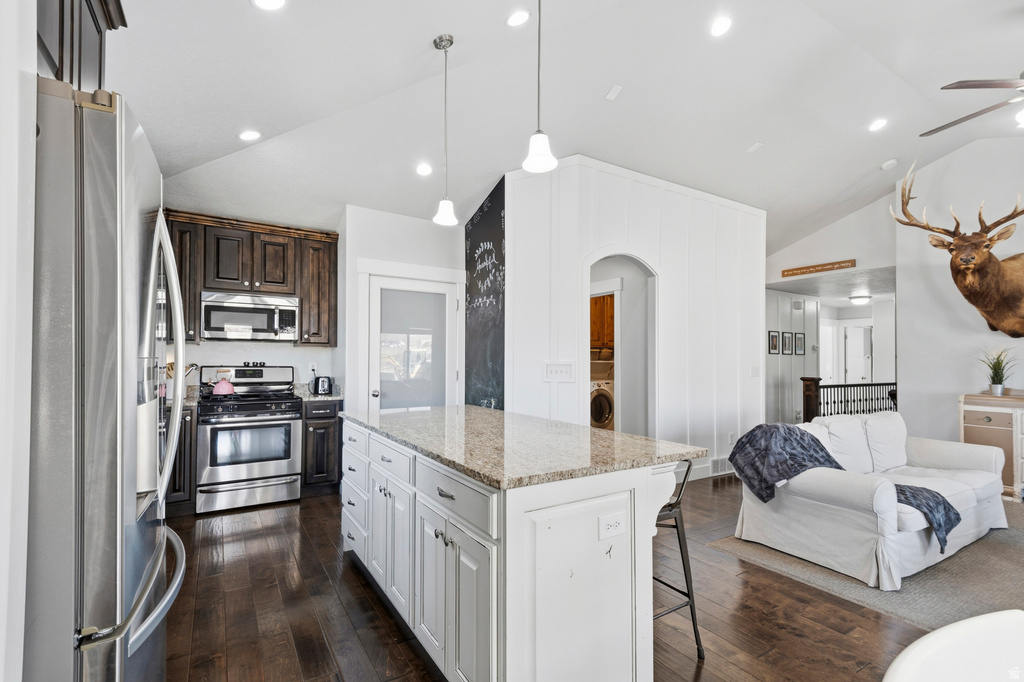 1587 E SMITHFIELD DR Eagle Mountain, UT 84005