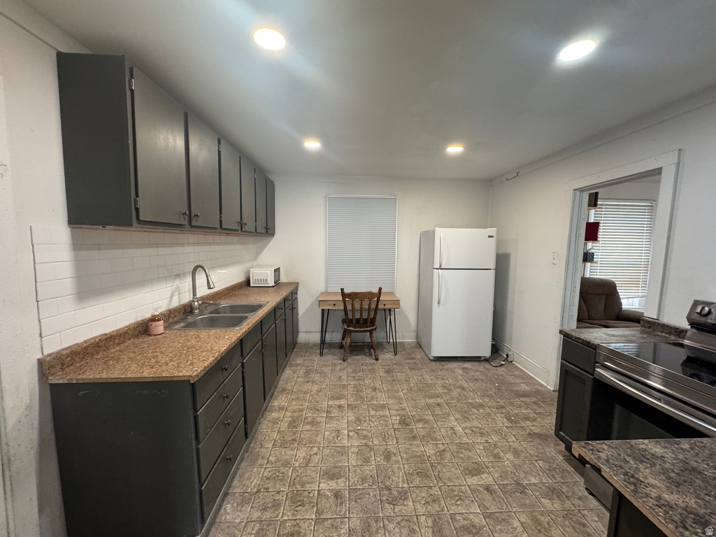 46 E E ST Helper, UT 84526