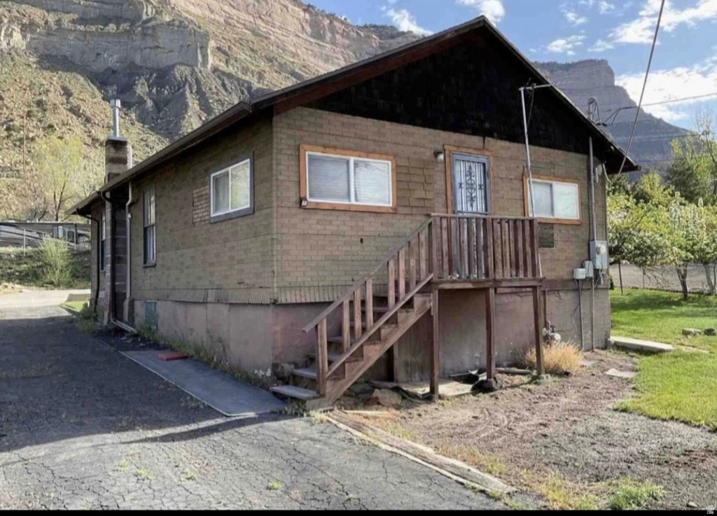 46 E E ST Helper, UT 84526