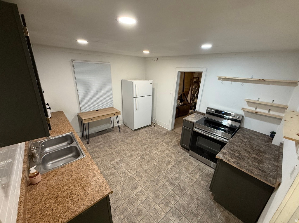 46 E E ST Helper, UT 84526