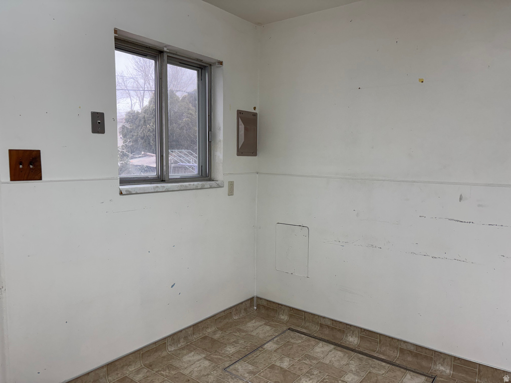 175 E VINE ST Tooele, UT 84074