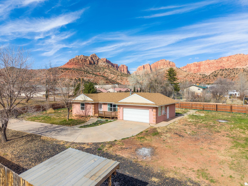 780 N HILDALE ST photo 3