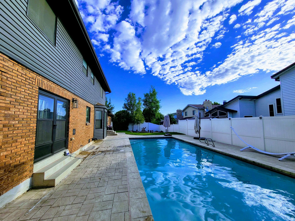 5549 S APPLEVALE DR Murray, UT 84123