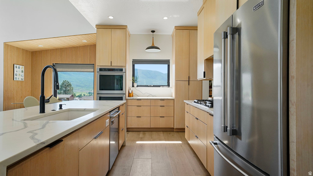 1245 E DRAPER LN Wallsburg, UT 84082