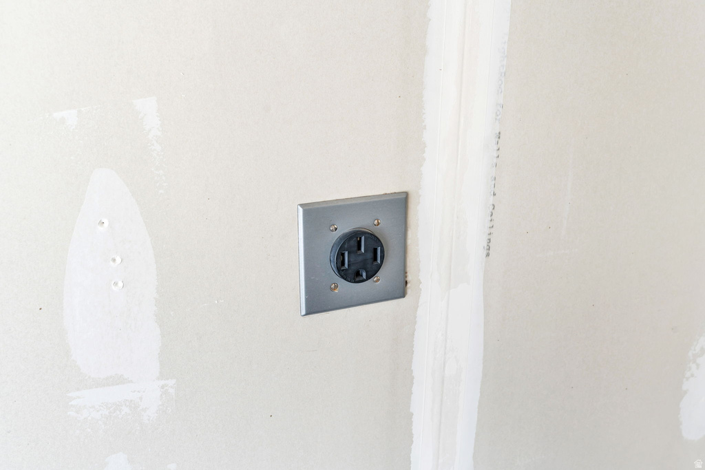 1467 N 3860 W Lehi, UT 84043