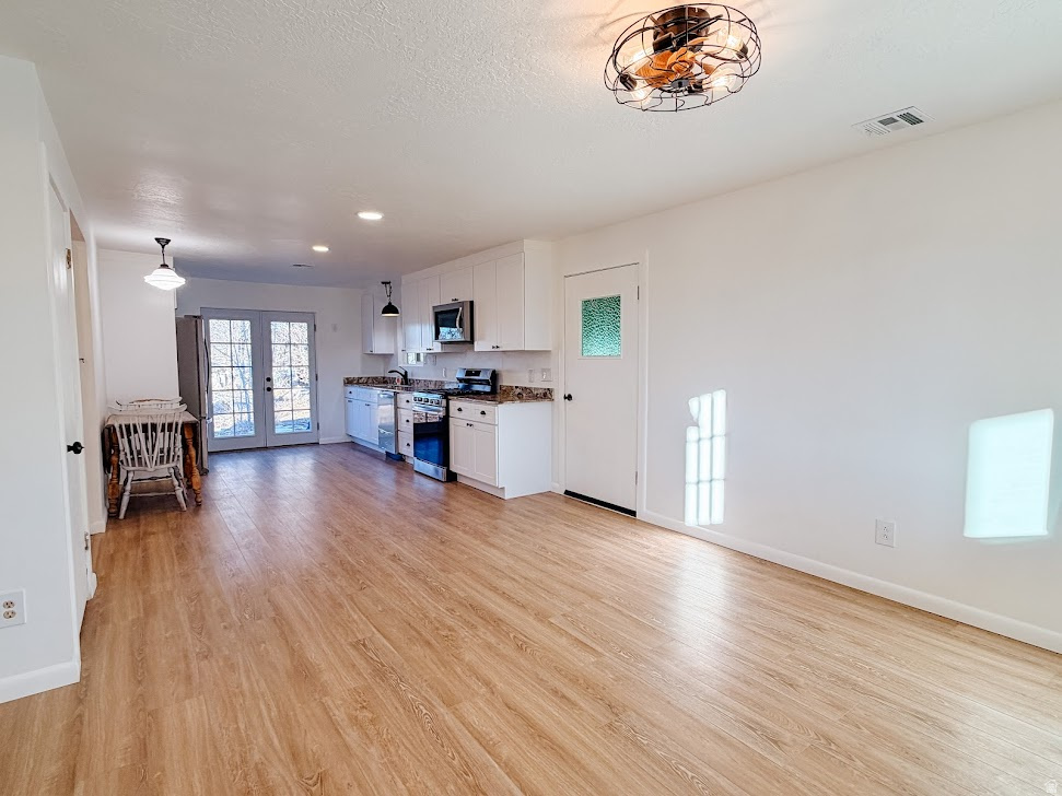 327 E 300 S Gunnison, UT 84634