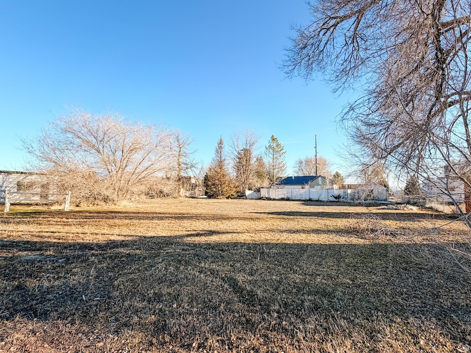 327 E 300 S Gunnison, UT 84634