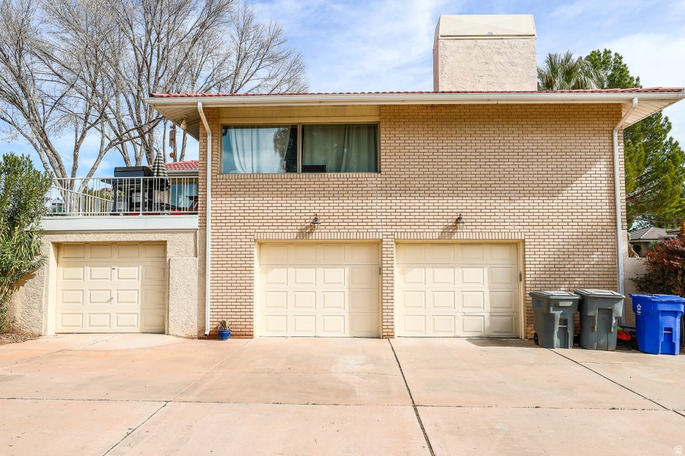 1054 W WESLEY POWELL St George, UT 84790