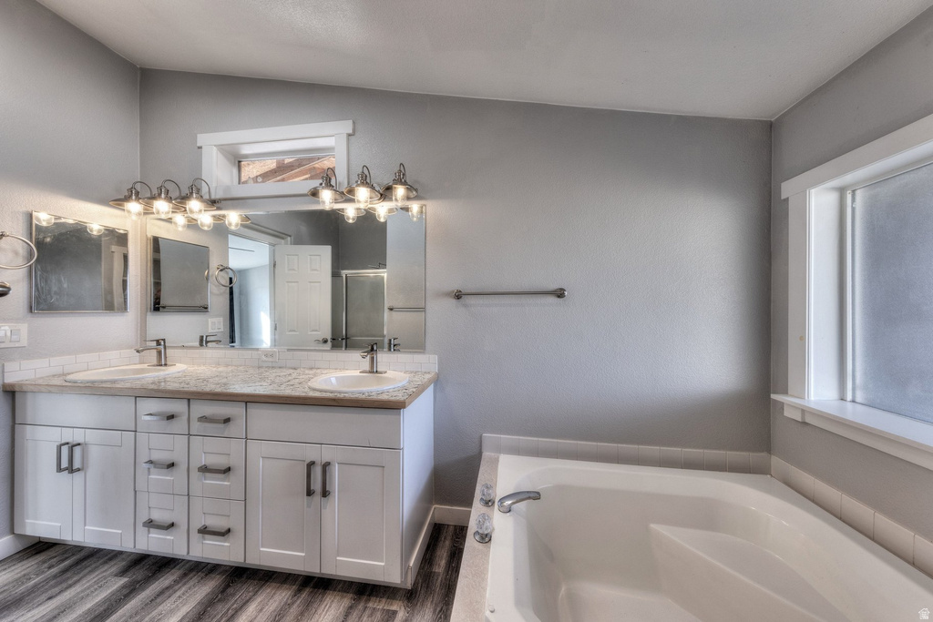 55 E MOUNT PEALE DR Moab, UT 84532