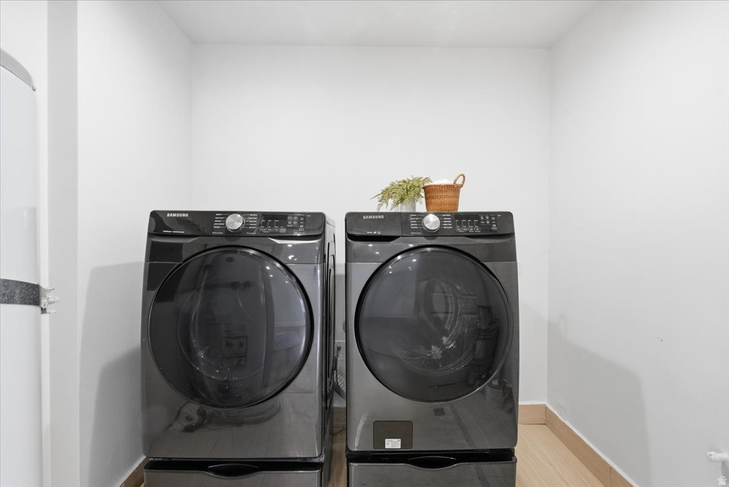 6869 S BROOKHILL DR Salt Lake City, UT 84121