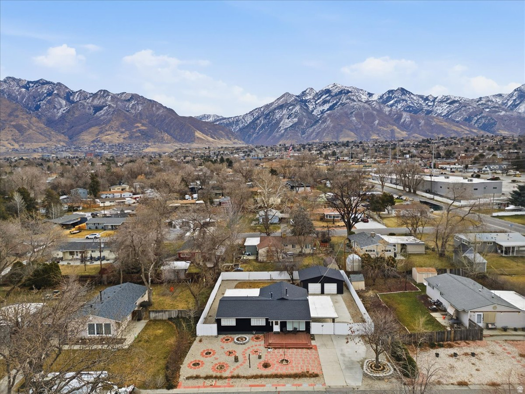 6869 S BROOKHILL DR Salt Lake City, UT 84121