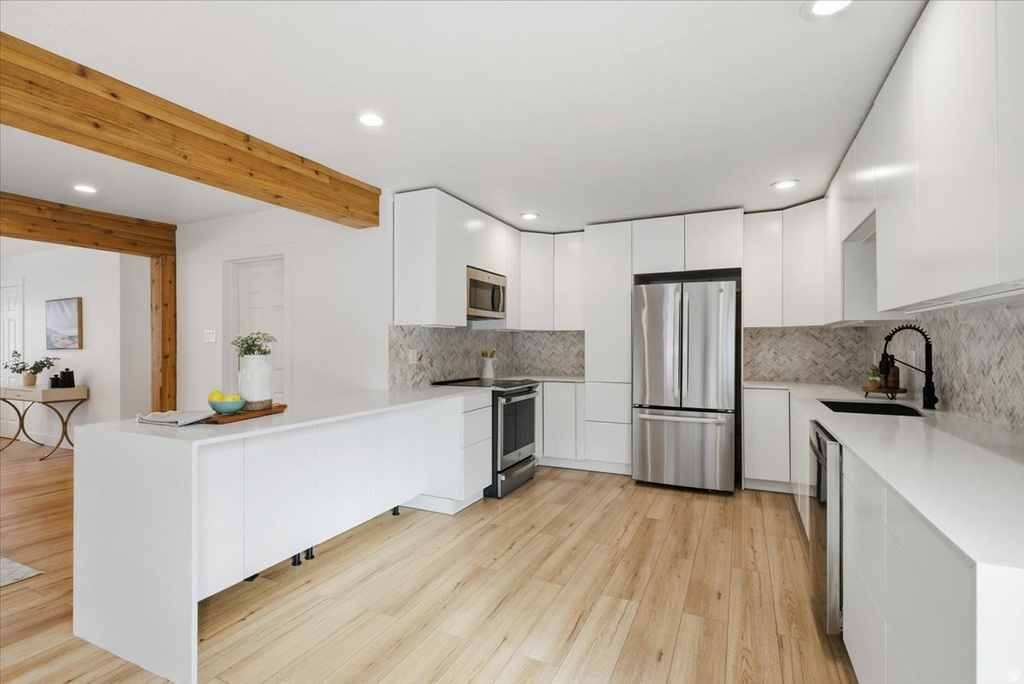 6869 S BROOKHILL DR Salt Lake City, UT 84121