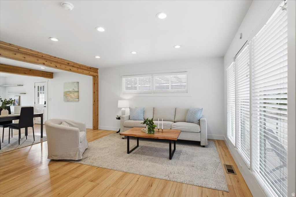 6869 S BROOKHILL DR Salt Lake City, UT 84121