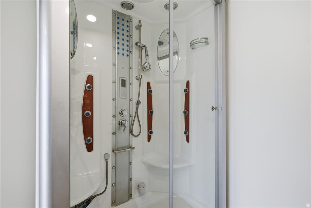 6869 S BROOKHILL DR Salt Lake City, UT 84121