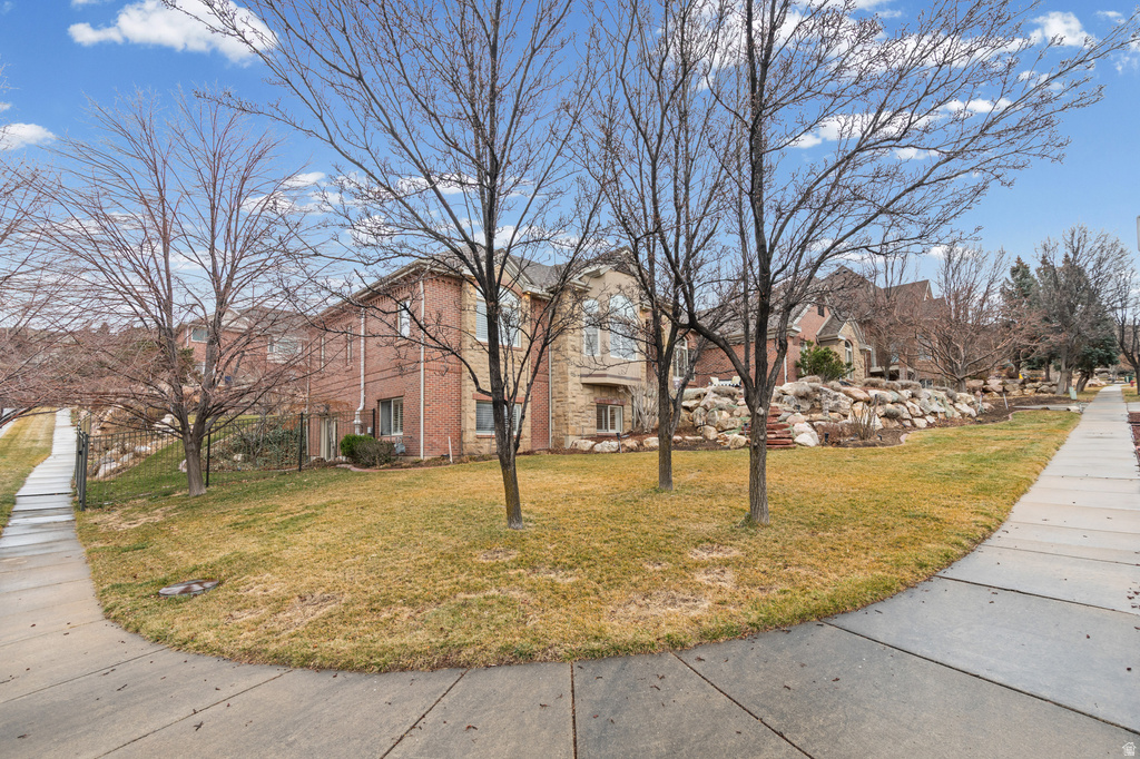 136 N FAIRWAY DR North Salt Lake, UT 84054