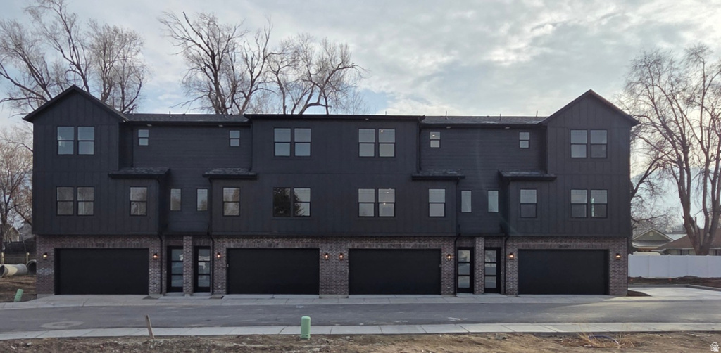 7633 S 300 E Sandy, UT 84047