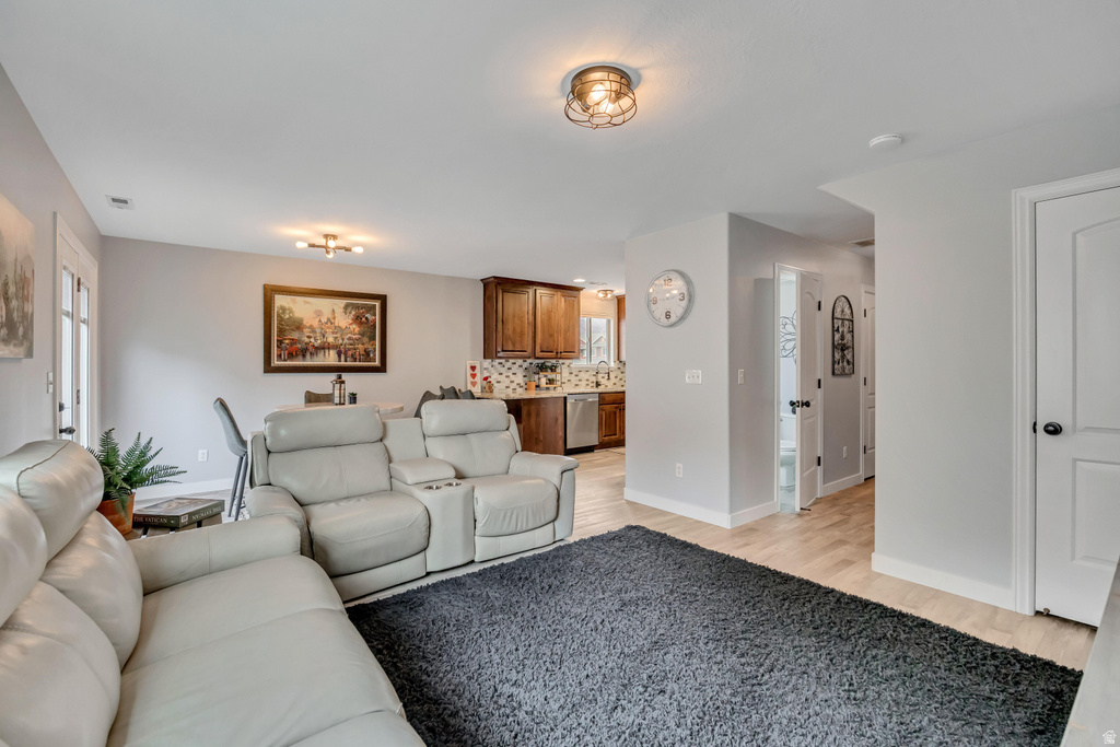 1821 E WHITETAIL WAY Layton, UT 84040