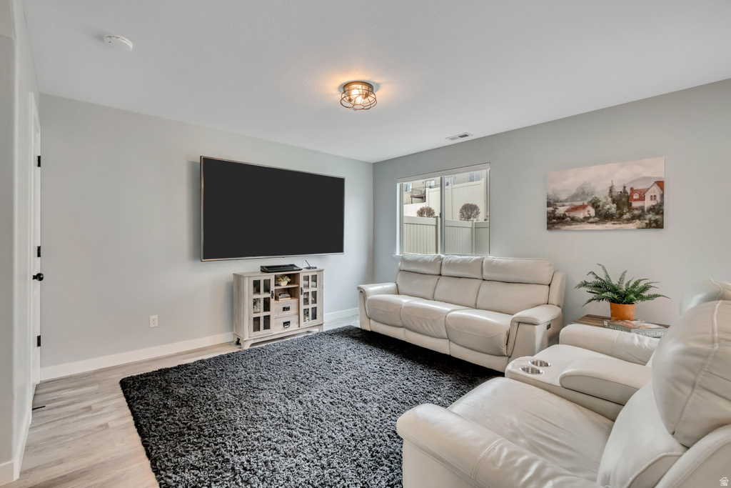 1821 E WHITETAIL WAY Layton, UT 84040