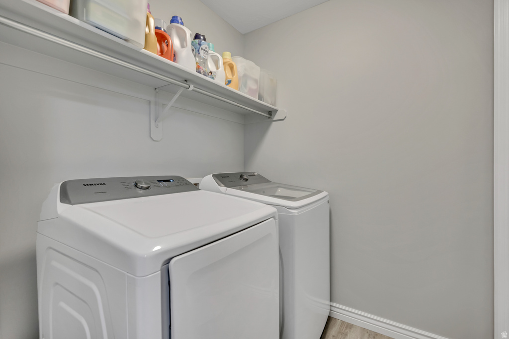 1821 E WHITETAIL WAY Layton, UT 84040