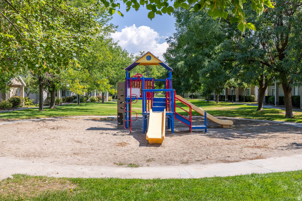 2 N SOMERSET PL Logan, UT 84341