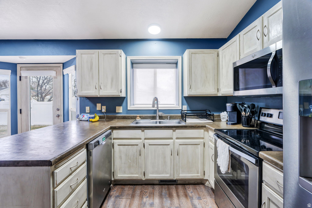 6073 W EAGLES PEAK CV West Valley City, UT 84128