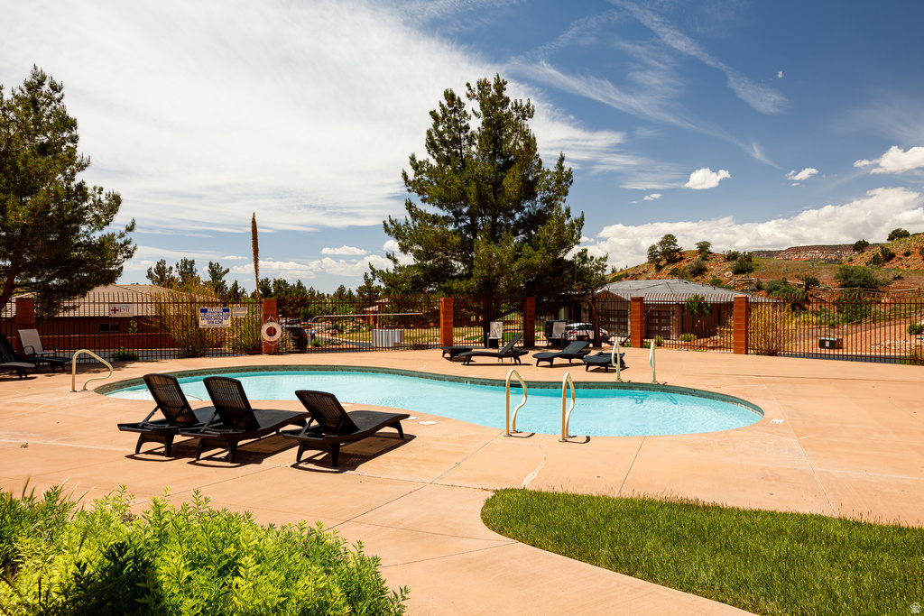 320 W LOS BARANCOS LN Kanab, UT 84741