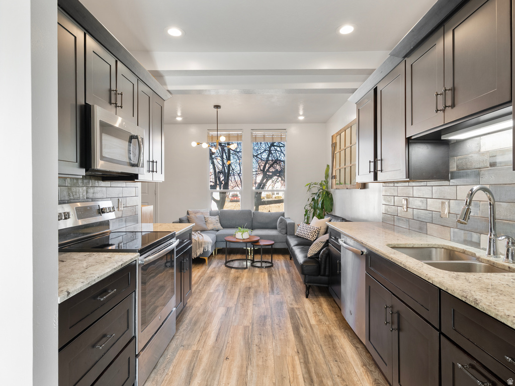 776 E GABLES ST Midvale, UT 84047