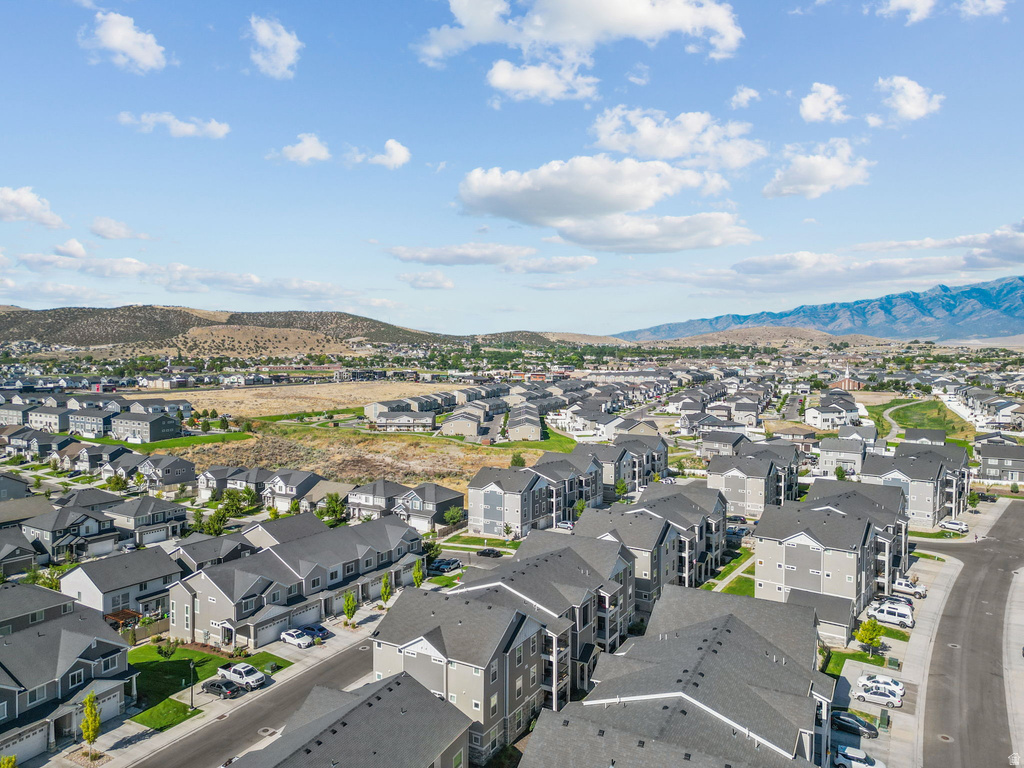 1776 W NEWCASTLE LN #301 Saratoga Springs, UT 84045