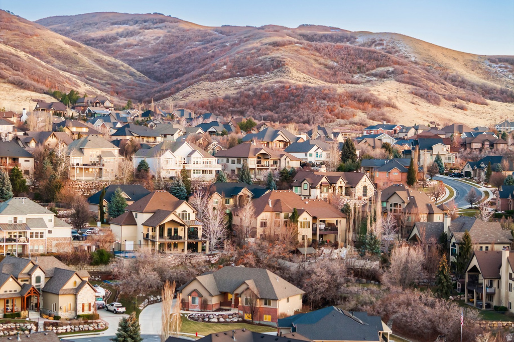 593 S HIDDEN CIR North Salt Lake, UT 84054