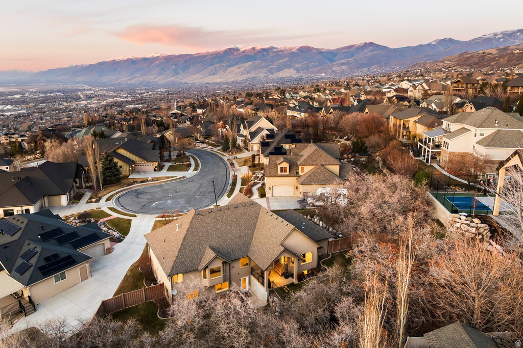 593 S HIDDEN CIR North Salt Lake, UT 84054