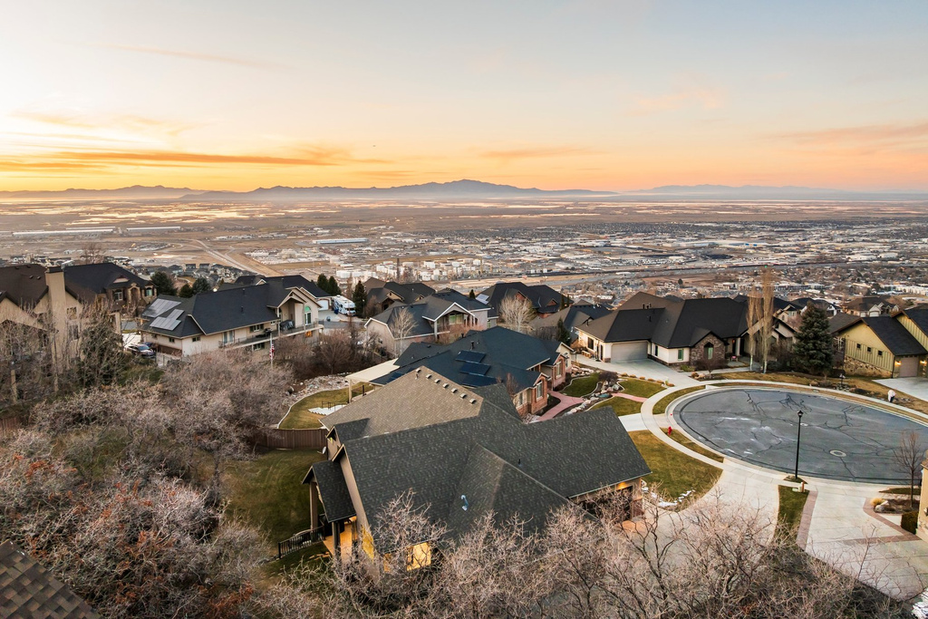 593 S HIDDEN CIR North Salt Lake, UT 84054