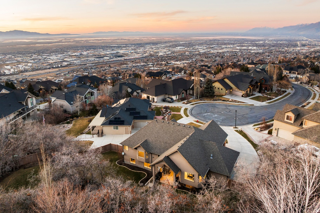 593 S HIDDEN CIR North Salt Lake, UT 84054