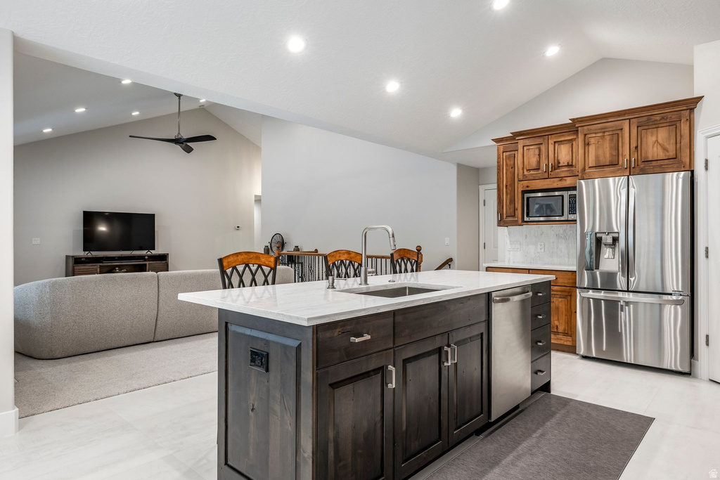 593 S HIDDEN CIR North Salt Lake, UT 84054