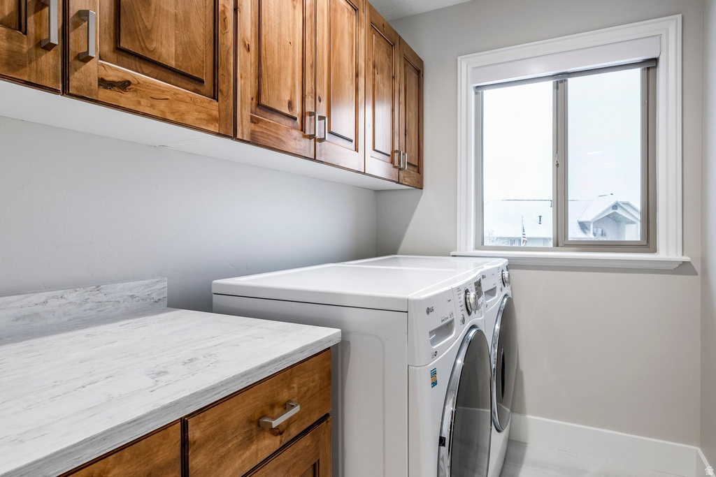 593 S HIDDEN CIR North Salt Lake, UT 84054